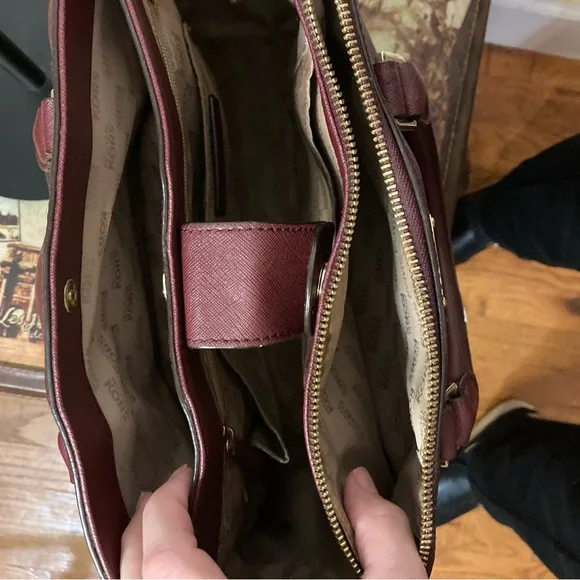 MICHAEL KORS MK LEATHER BURGANDY TOTE SHOULDERBAG - Picture 4 of 15